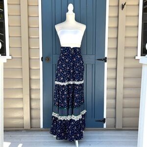 RARE 1970's Gunnies Sax Skirt with Lace Detail, Hippie Bohemian Youth Size 5